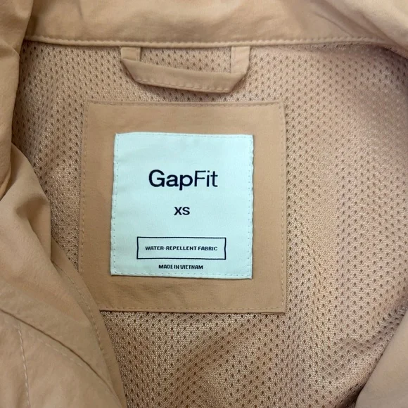 GapFit Women's Pink Jacket - Picture 2 of 5